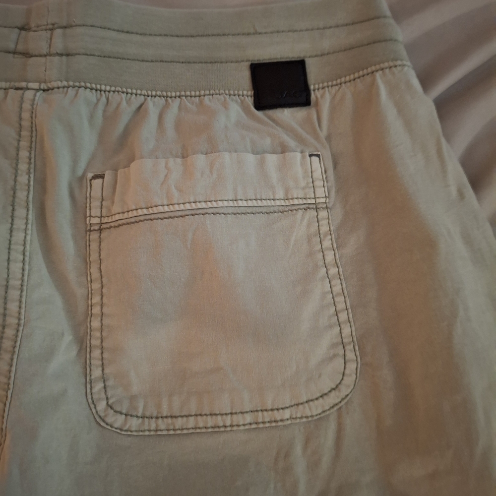 Jag Women's Light Green Cropped Cargo Pants - Picture 10 of 11
